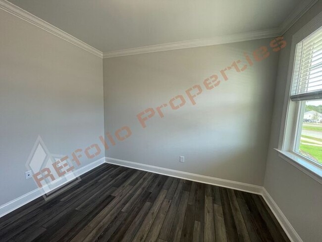 Building Photo - Beautiful 4 Bedroom 3 Bathroom House with ...