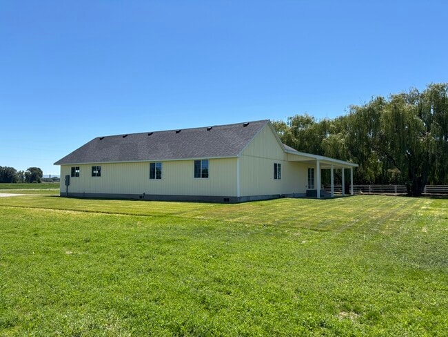 Building Photo - 5265 S 4300 W