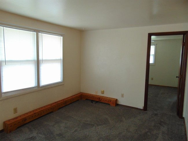 Building Photo - 2150-2156 Carstensen Ln