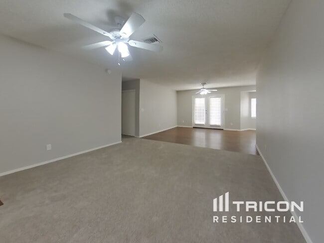 Building Photo - 8931 W Cinnabar Ave