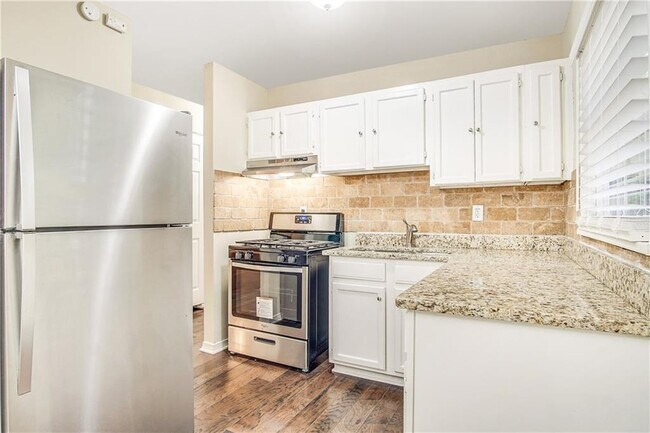 Building Photo - 411 Argus Cir NW