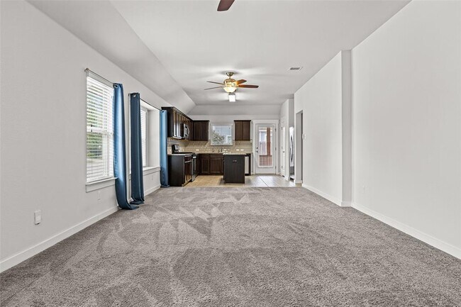 Foto del edificio - 5800 Marostica Ln