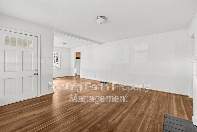 Building Photo - 832 Meadowbrook Dr