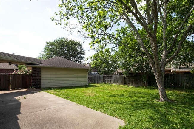 Foto del edificio - 1143 Knoll Crest Ct