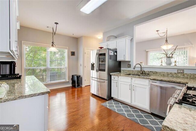 Building Photo - 513 Stepney Ct SE