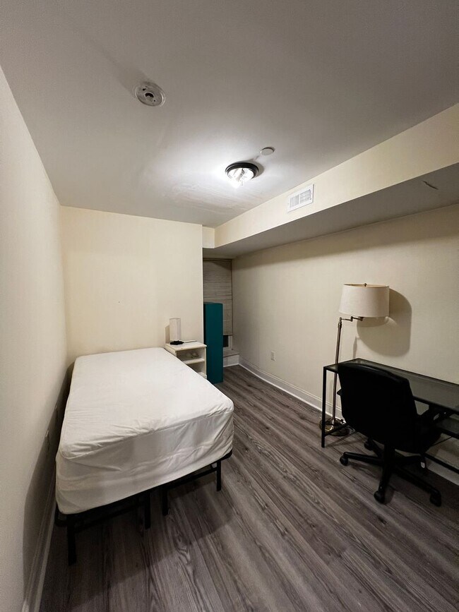 Foto del edificio - 678 N 33rd St