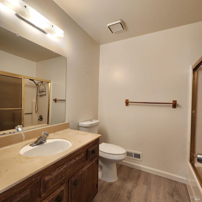Building Photo - 5046 Brookdale Cir