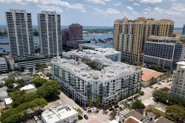 Foto del edificio - 600 S Dixie Hwy