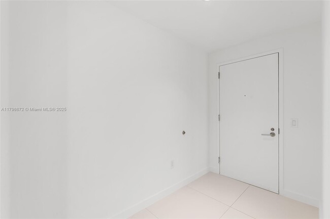 Foto del edificio - 501 NE 31st St
