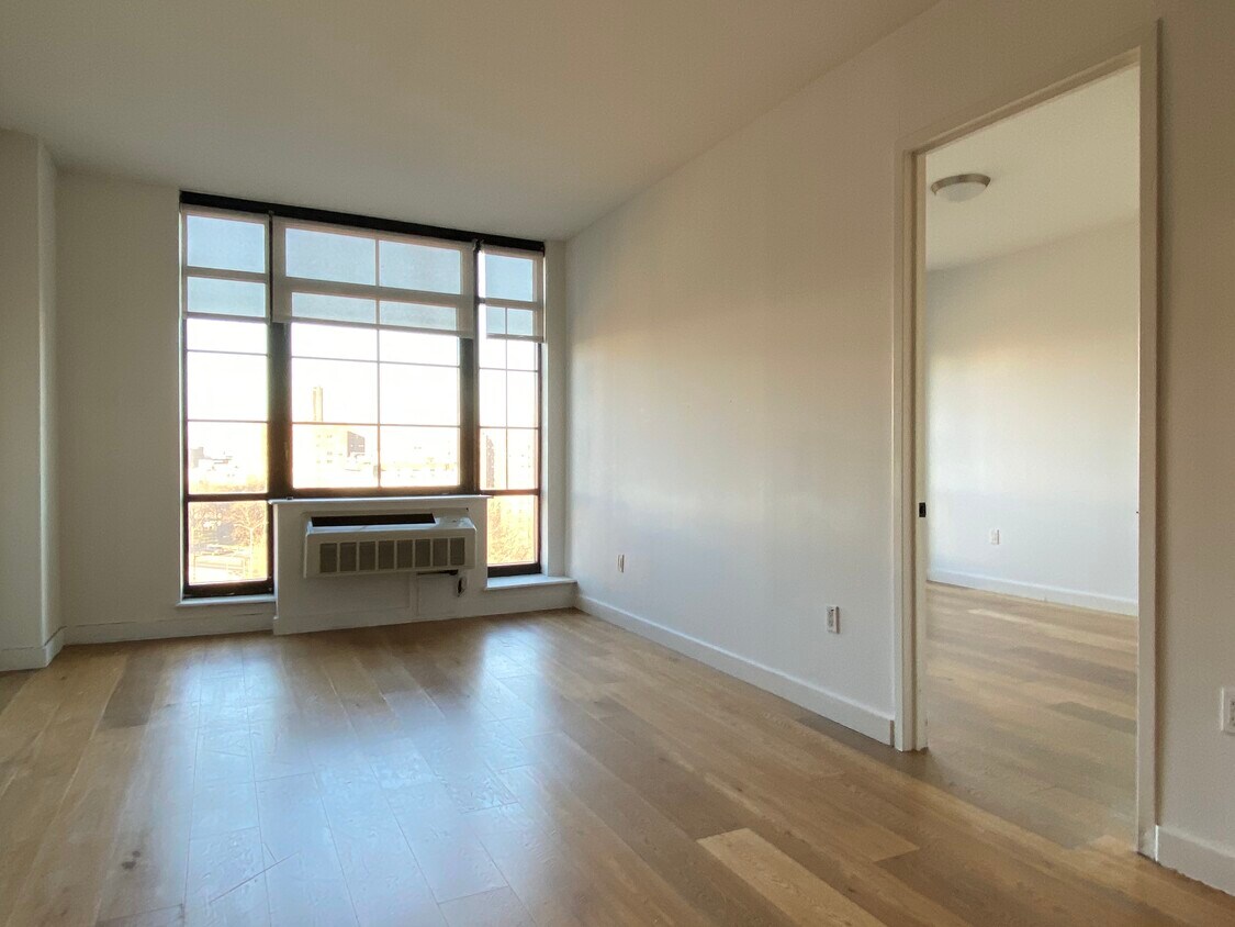 Building Photo - 180 Nassau St