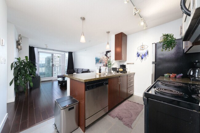 Building Photo - 183 Keefer Pl