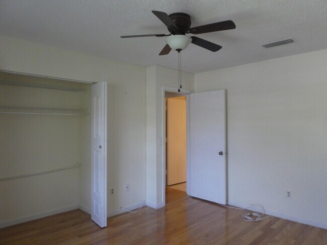 Foto del edificio - 21810 Cypress Dr