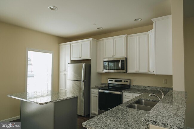 Foto del edificio - 50 Winslow Ct.