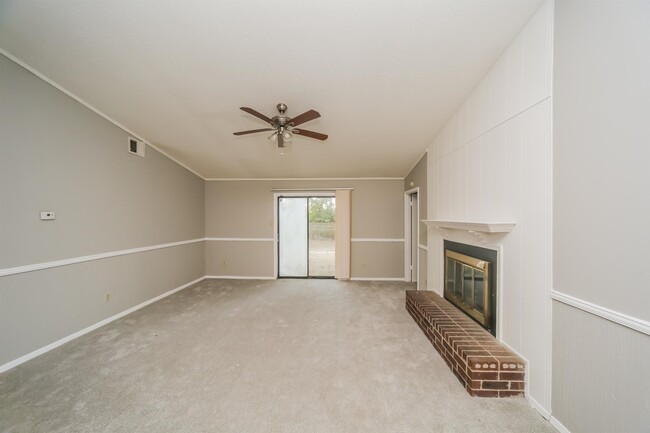 Foto del edificio - 5722 Ballenmoor Dr