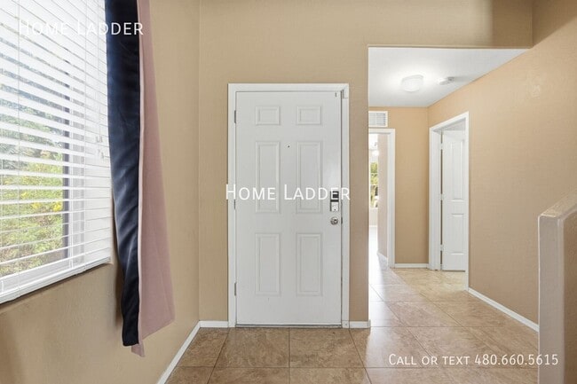Building Photo - 44727 Gavilan Dr