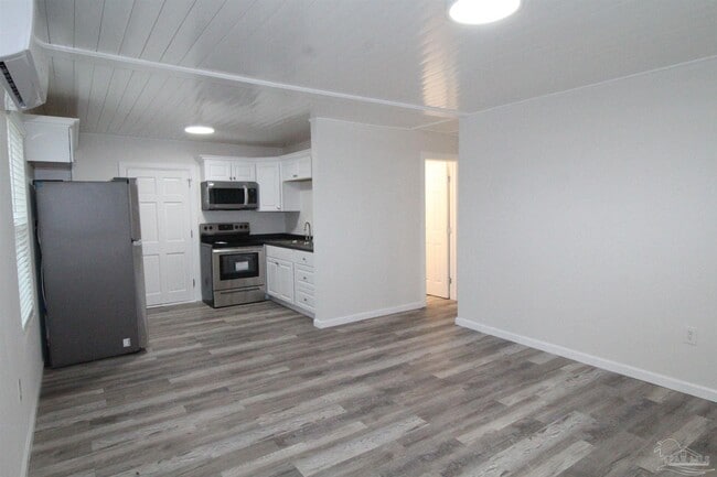 Building Photo - 5523 Shell