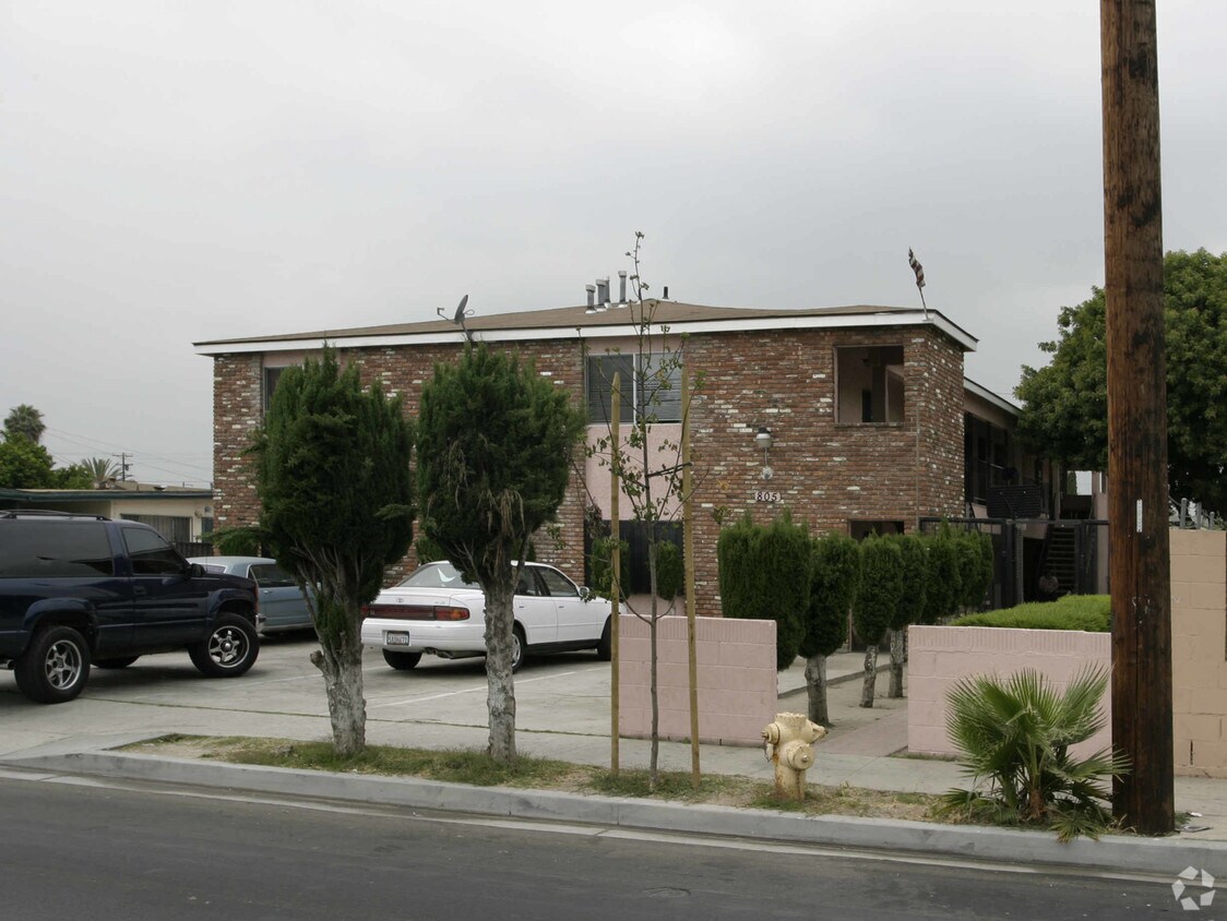 Foto principal - 805 N Willowbrook Ave