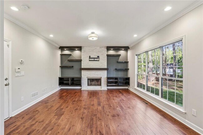 Building Photo - 615 Tammany Pointe