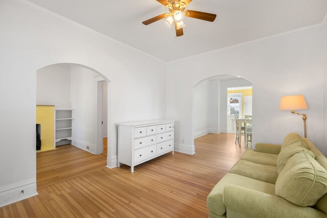 Building Photo - 331 Granby Rd