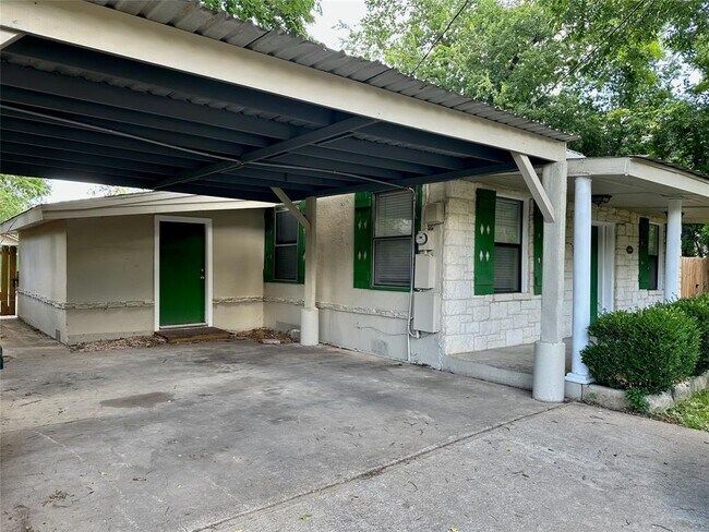 Foto del edificio - 1404 Forest St