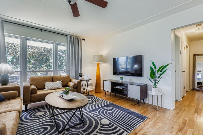 Photo - 909 Ogden Cir House