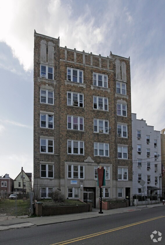 Primary Photo - 55 Tonnele Ave