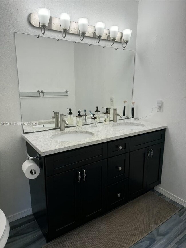 Building Photo - 10360 SW 150th Ct