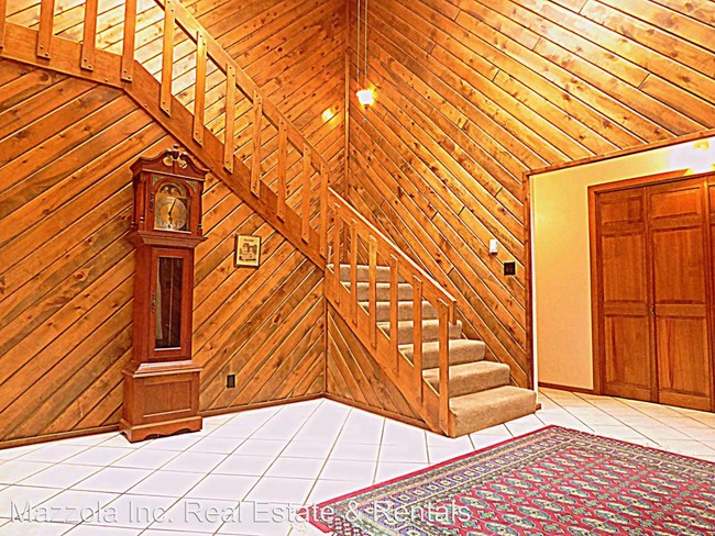 Building Photo - 583 Juan Tomas Rd