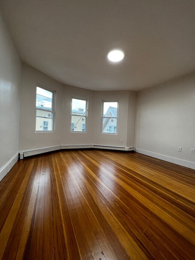 14 Autumn St Unit 3, Everett, MA 02149 Apartments in Everett, MA