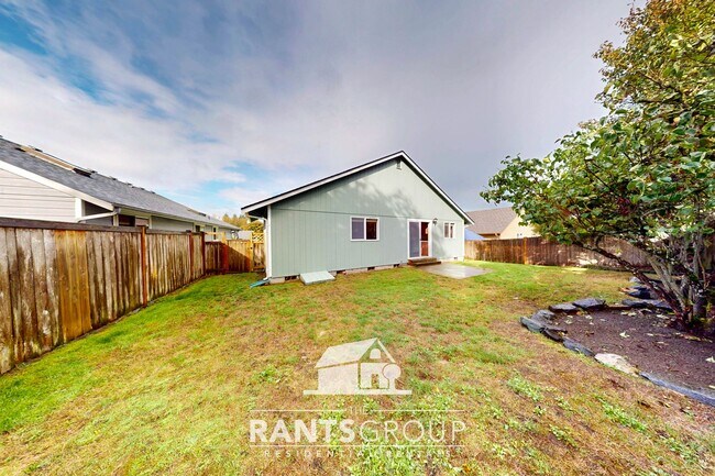 Building Photo - 3-Bedroom, 2-Bath Gem in Walkable Lacey Ne...