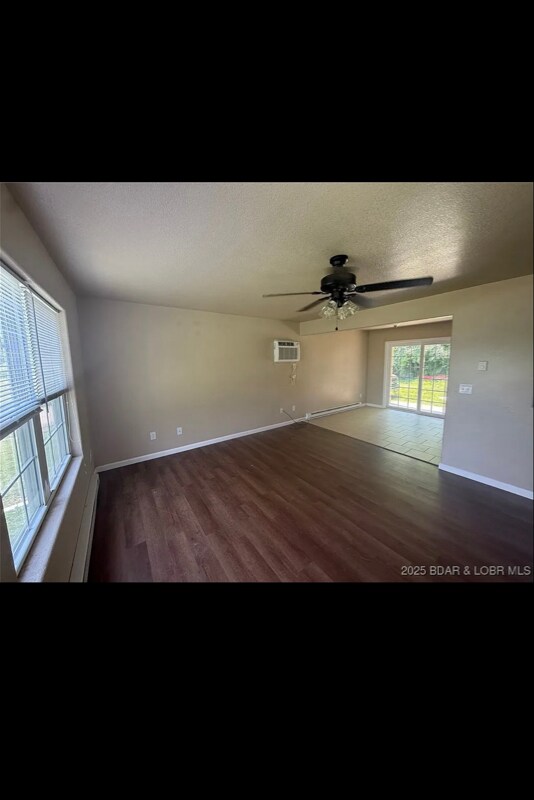 Foto del edificio - 145 Oak Bend Rd