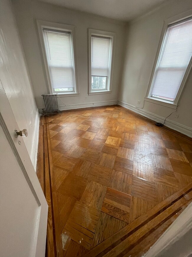 Building Photo - 17 Ludlam Pl