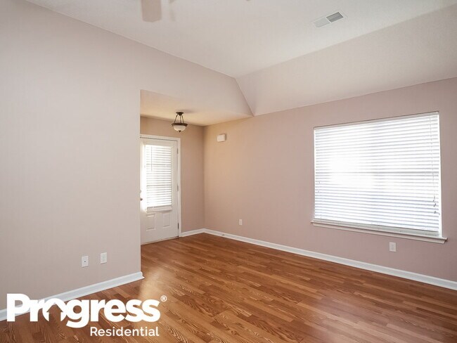 Building Photo - 5918 Savannah Pkwy