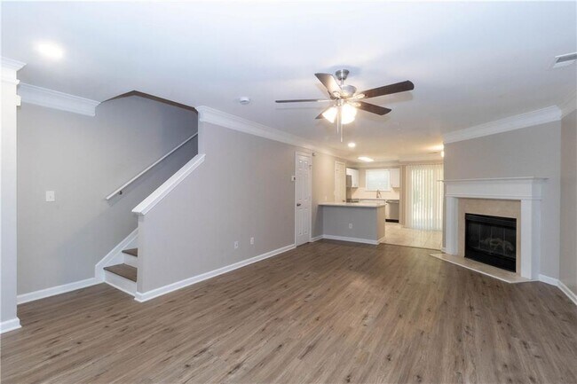 Foto del edificio - 745 Crestwell Cir