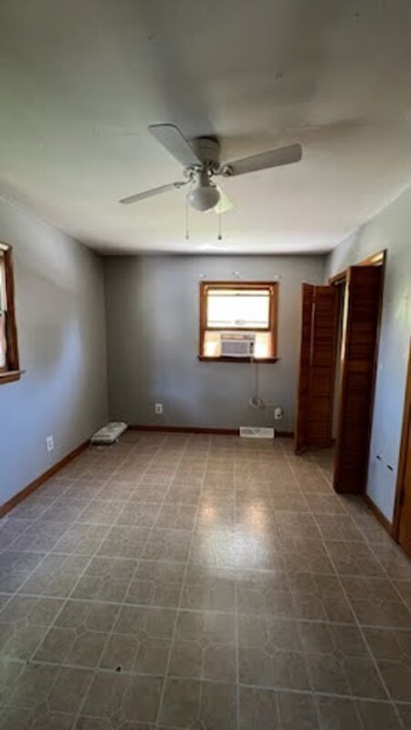 Building Photo - 1317 Oak St