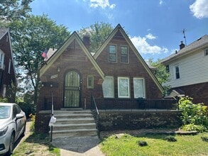 Building Photo - 5783 Yorkshire Rd