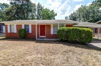 Building Photo - 711 Hillview St