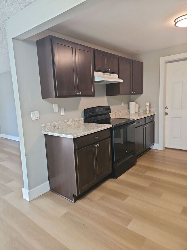Foto del edificio - 2bed/1bath unit on S 95th
