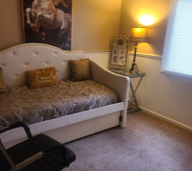 Foto del edificio - 3601 Edward Dr