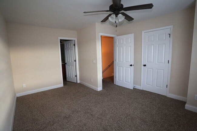 Foto del edificio - 142 Reserve Ln