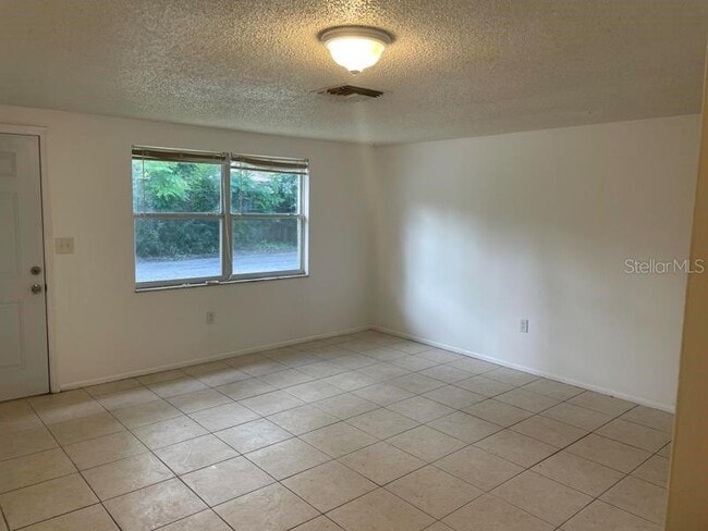 Foto del edificio - 6939 McBride Ct