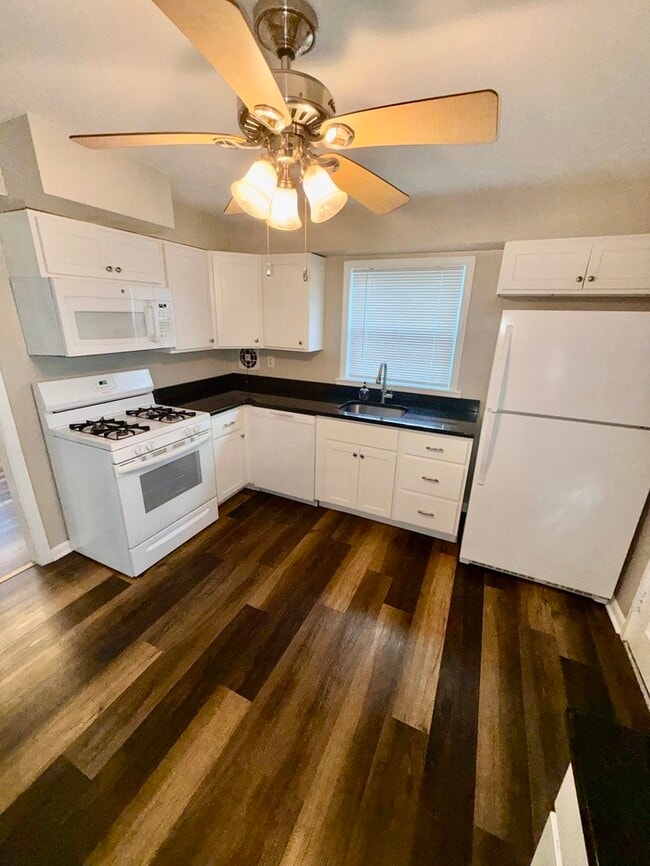 Foto del edificio - 3211 St Lukes Ln