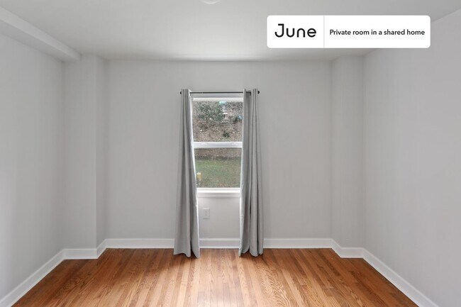 Foto del edificio - Room in Shared 2 bed/1 bath home