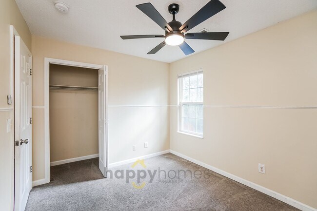 Foto del edificio - 3 Bedroom 3 Bath Home in Goose Creek!