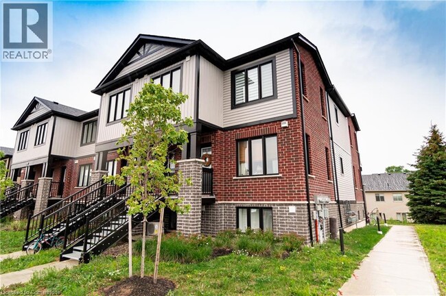 Building Photo - 160 Rochefort St.