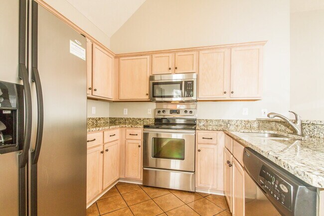 Building Photo - 277 Iris Dr