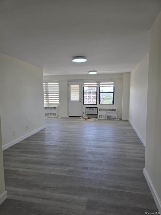 Building Photo - 42-55 Colden St