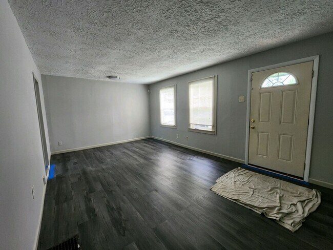 Building Photo - 6234 Hancock Ave