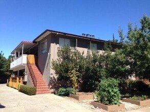 Building Photo - 416 Waverley St