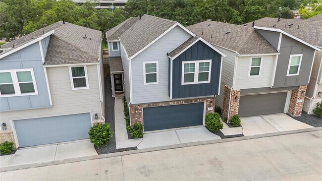 Foto del edificio - 16107 Hilltop Oak Dr